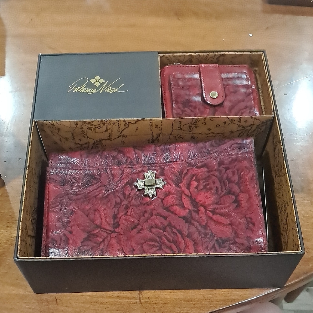 Patricia Nash Red Floral Wallet Set